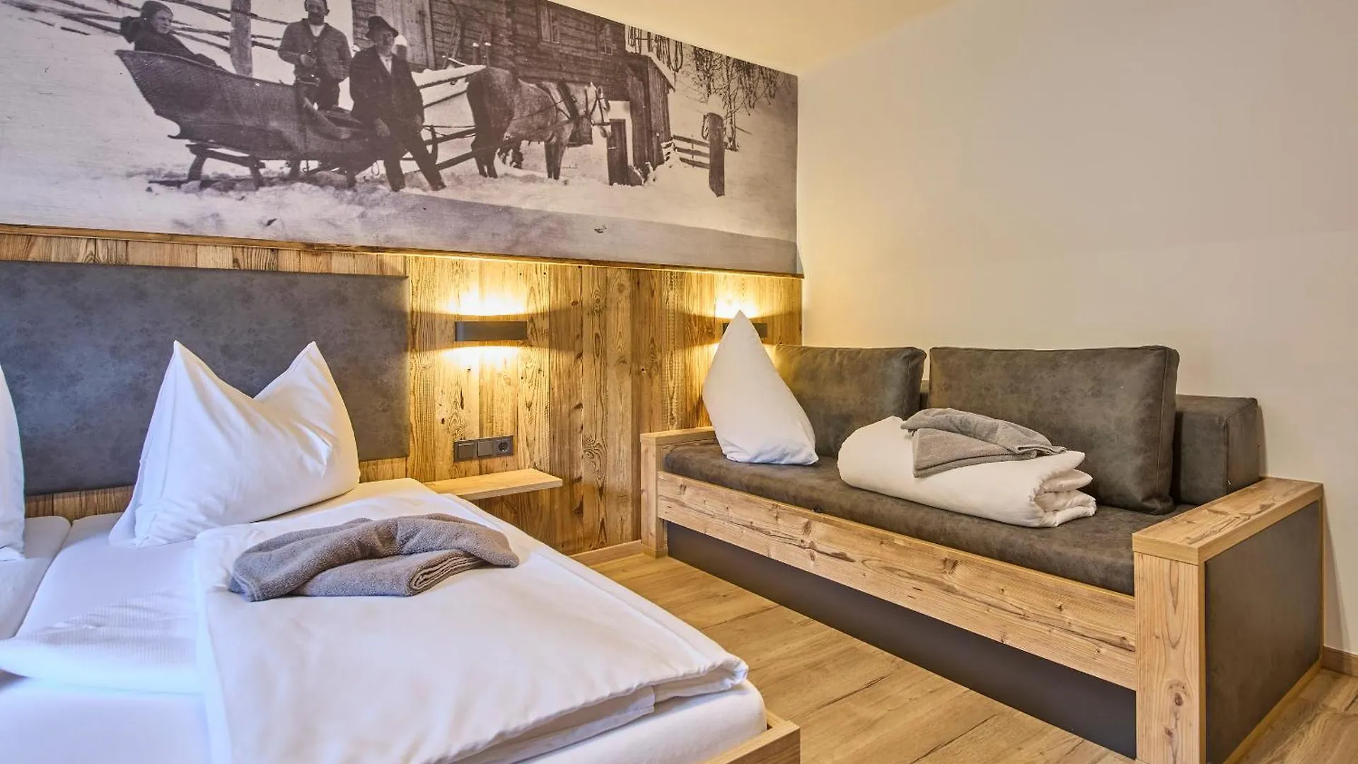 Hostel Eibinghof Bed & Breakfast & Swim Saalbach-Hinterglemm Österreich